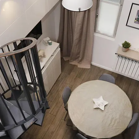 Paris By La Boite En * Senlis (Oise)